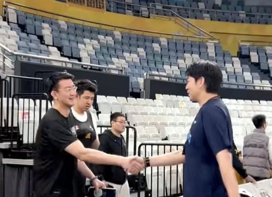 邱彪：挑战卫冕冠军广厦要拿出亮剑精神，要有勇气去拼对手